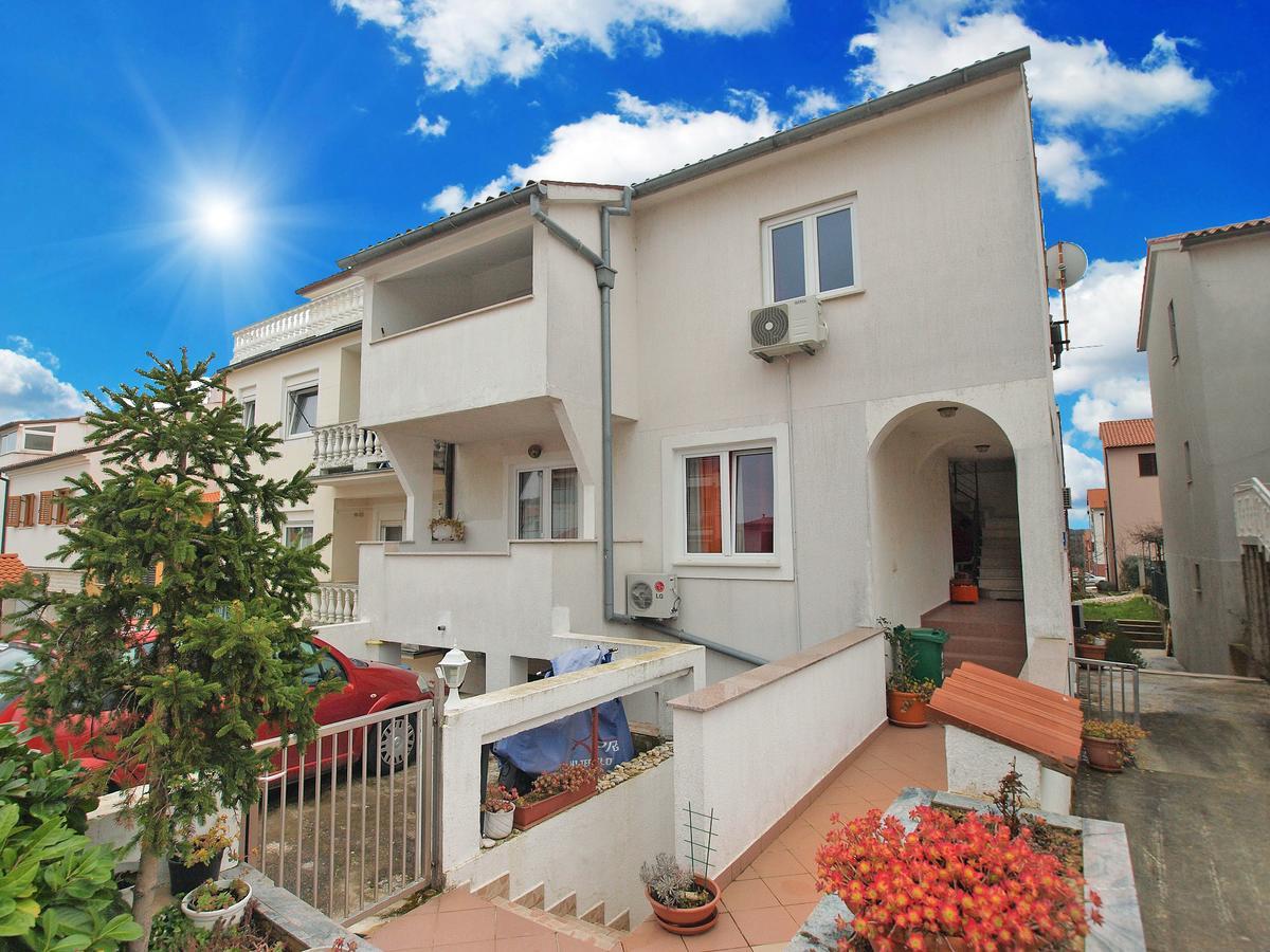 פולה Apartment Vladimira 1569 מראה חיצוני תמונה