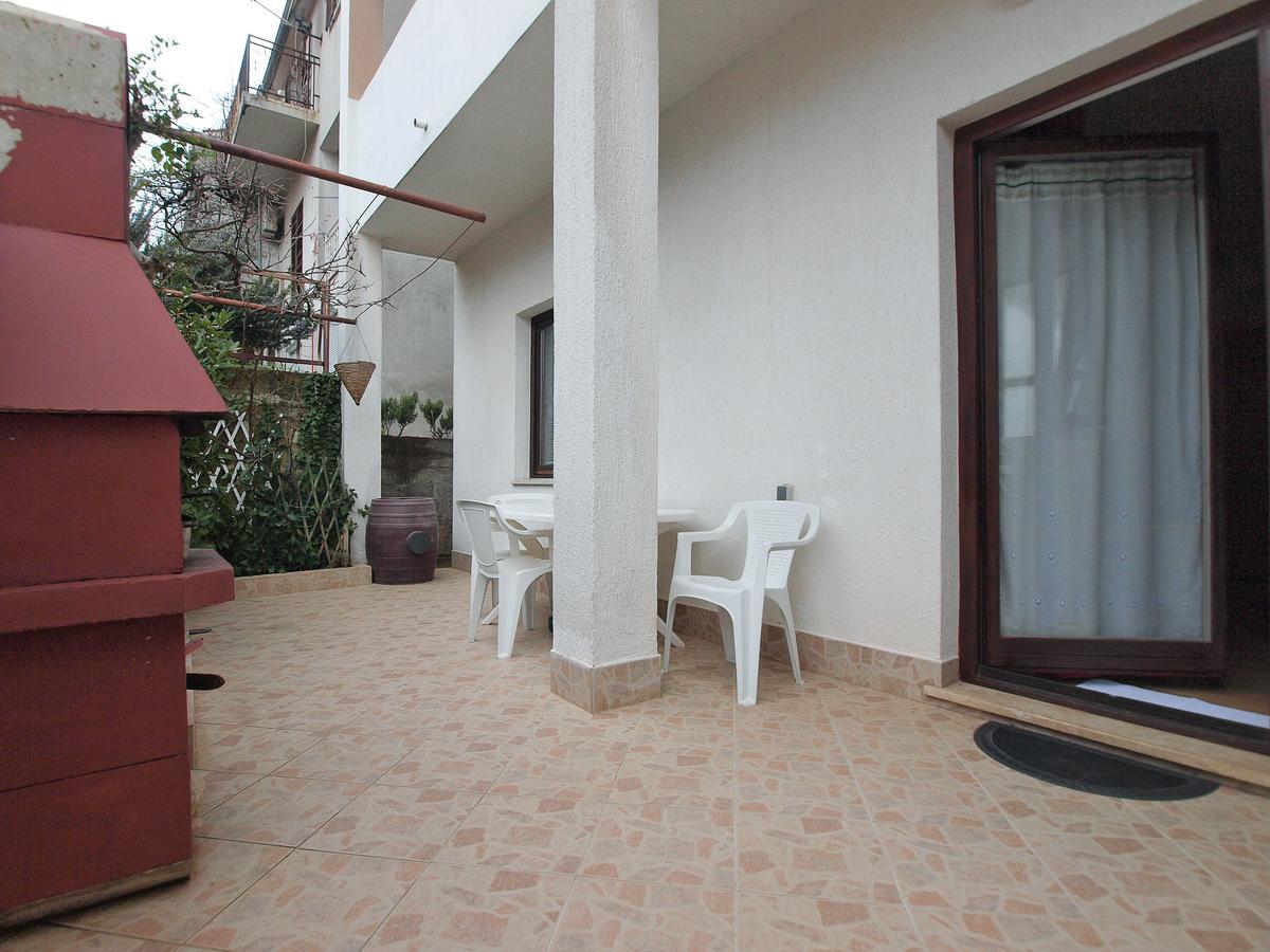 פולה Apartment Vladimira 1569 מראה חיצוני תמונה