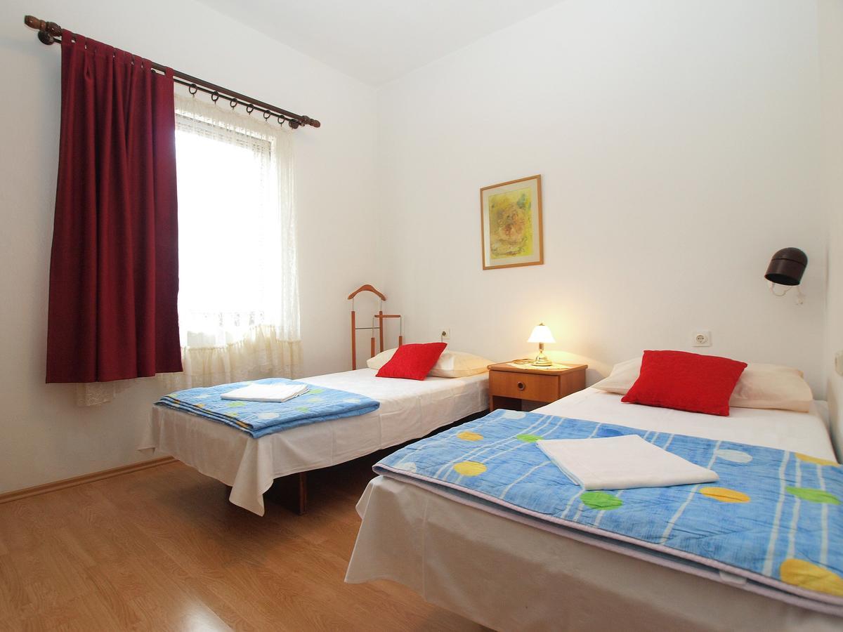 פולה Apartment Vladimira 1569 מראה חיצוני תמונה